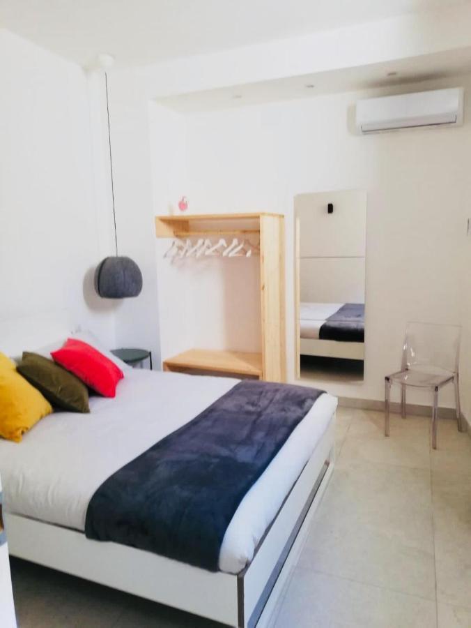 דירות אסראלה Casa Abbatuzzu מראה חיצוני תמונה