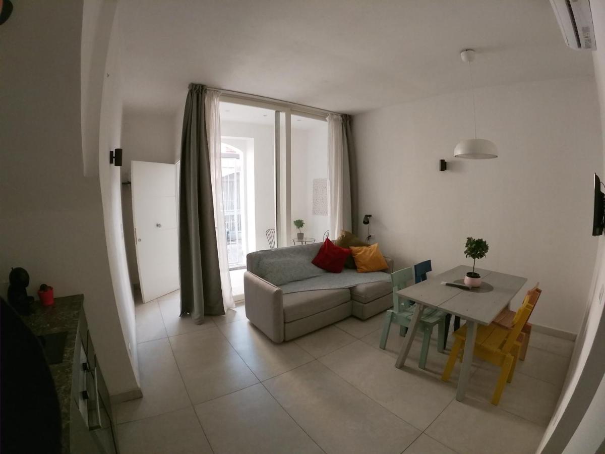 דירות אסראלה Casa Abbatuzzu מראה חיצוני תמונה