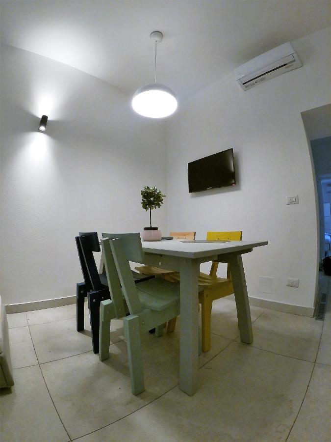 דירות אסראלה Casa Abbatuzzu מראה חיצוני תמונה